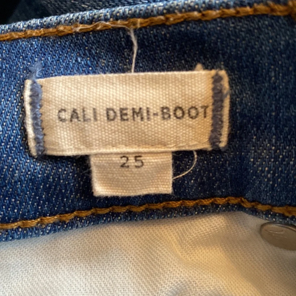 MADEWELL Cali Demi-Boot Jeans: Chewed-Hem Edition - 25 - Picture 11 of 12